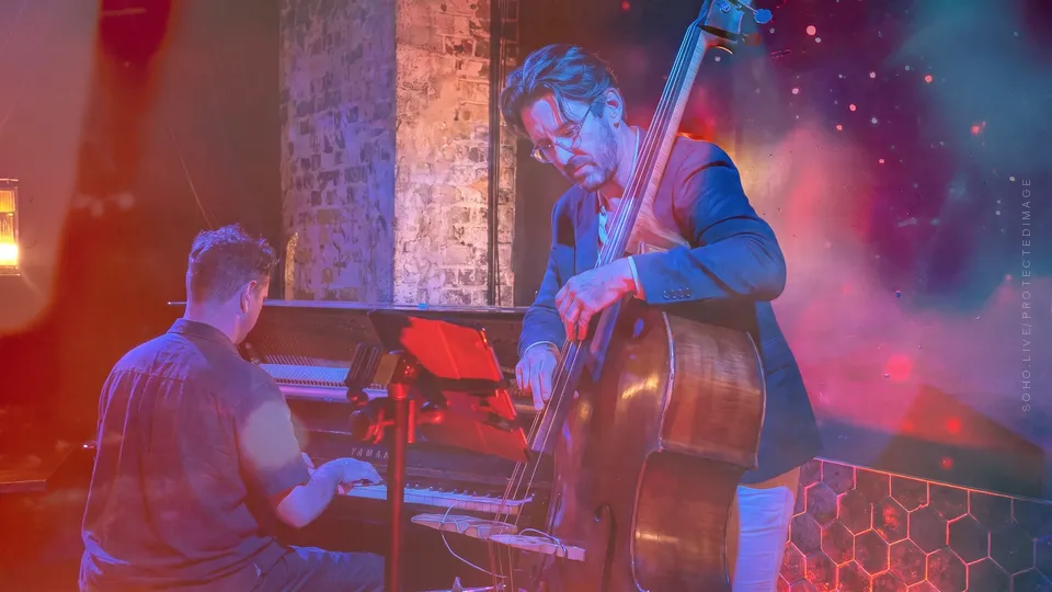 Cocktail Swing with Tom Dring